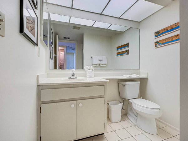 Siesta Key Vacation Rental Condo Walk To Beach Sleeps Six